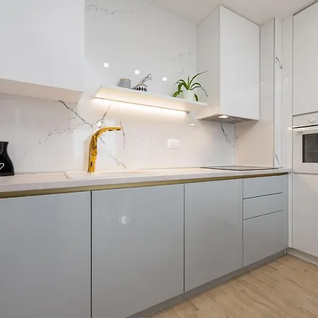 Designer Apartment *