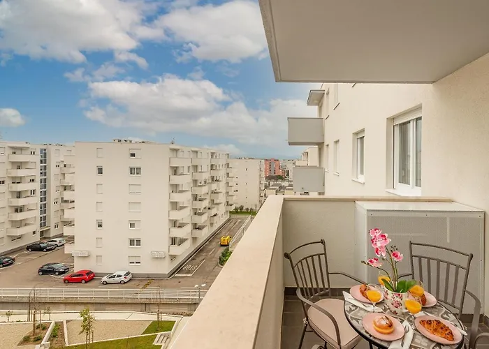 Designer Apartament