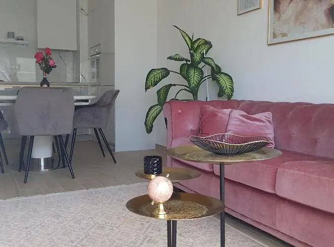 Designer Apartament *